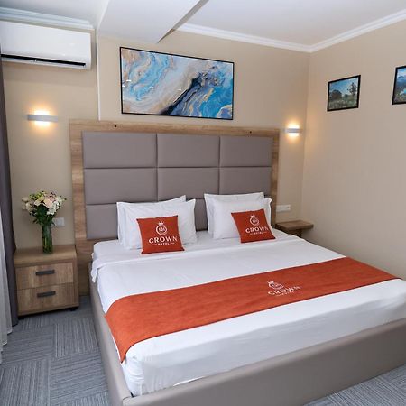 Crown Hotel بيشكيك المظهر الخارجي الصورة