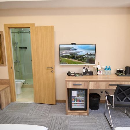 Crown Hotel بيشكيك المظهر الخارجي الصورة