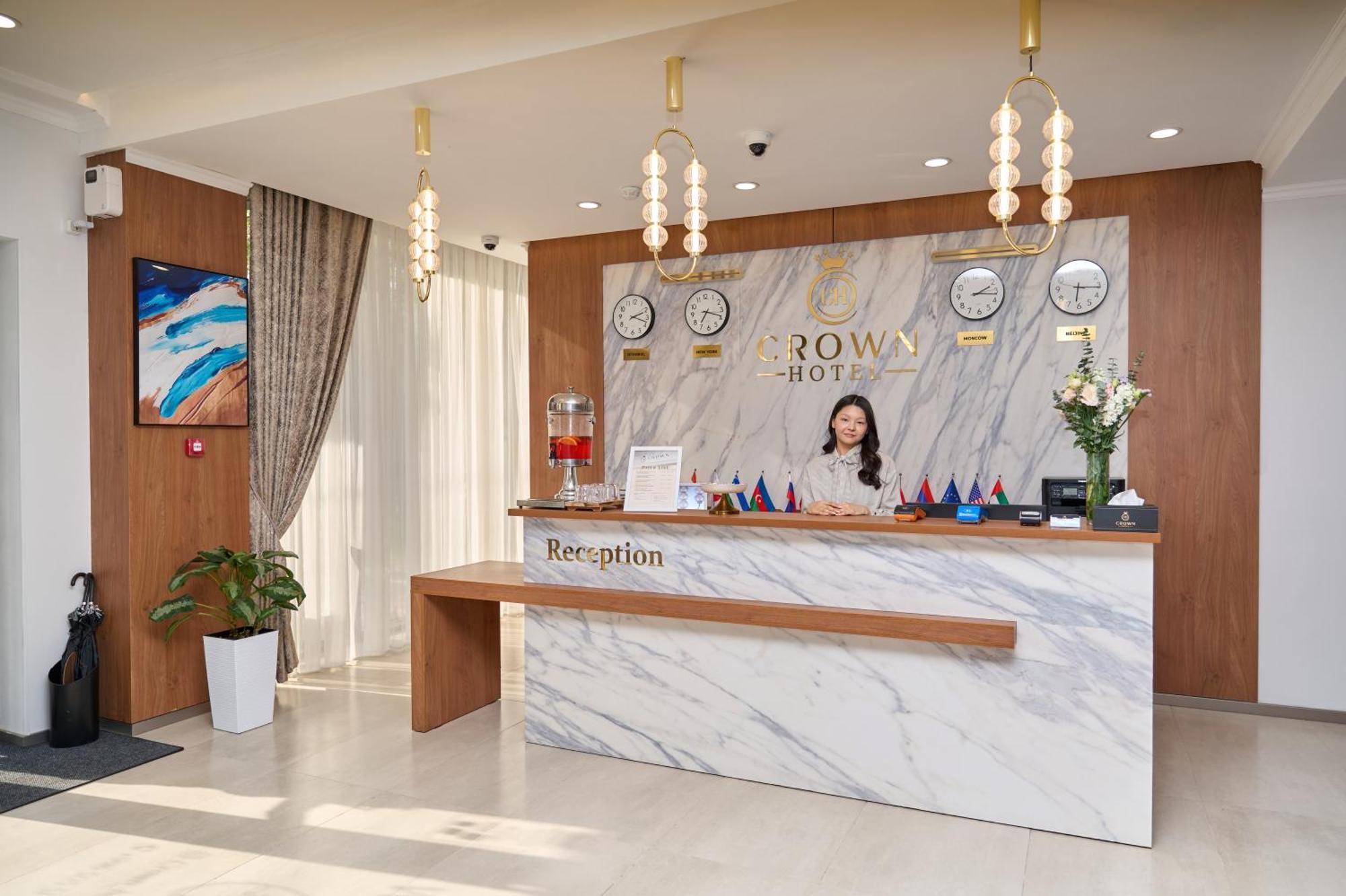 Crown Hotel بيشكيك المظهر الخارجي الصورة