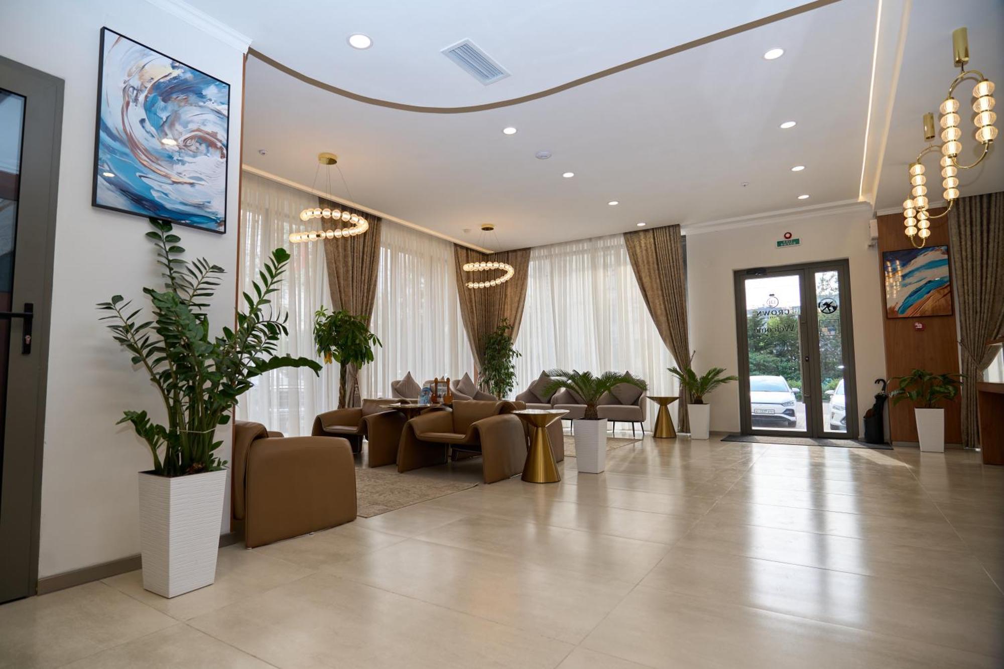 Crown Hotel بيشكيك المظهر الخارجي الصورة